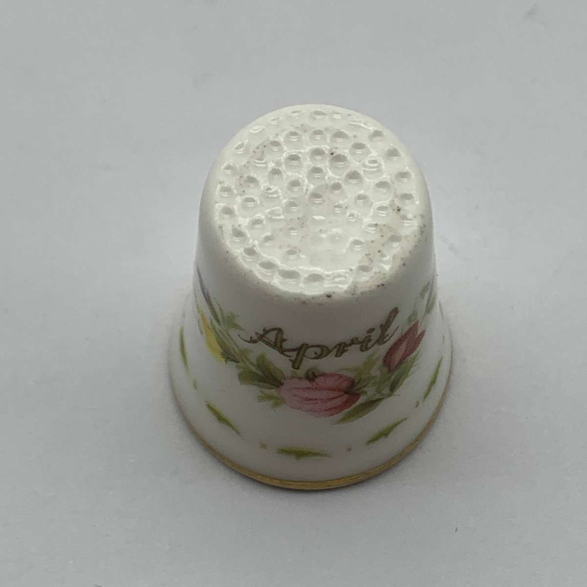 Royal Albert 'Flower of the Month' Thimble (April)