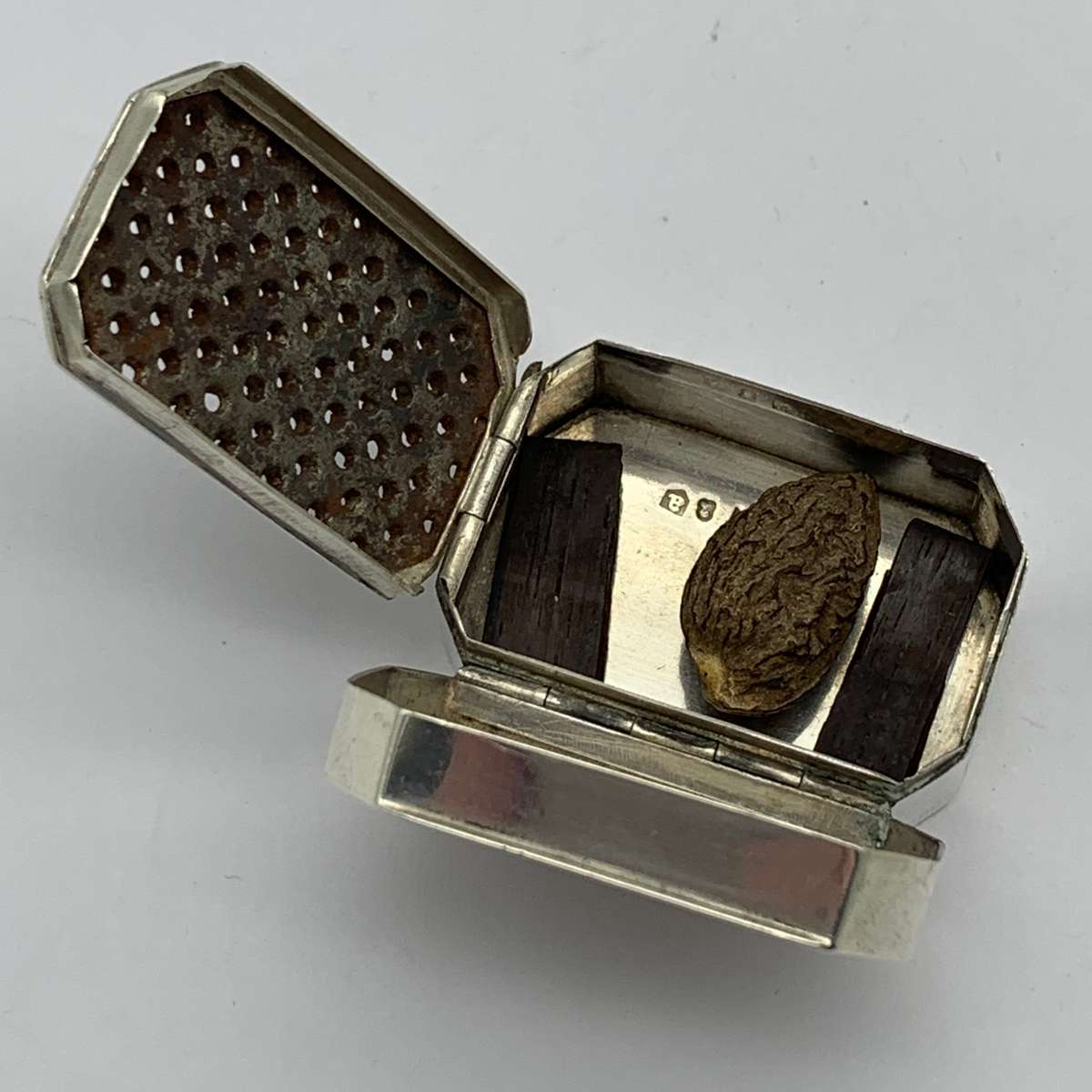 Rare Silver '1798' Nutmeg Grater (By Ford & Slater)