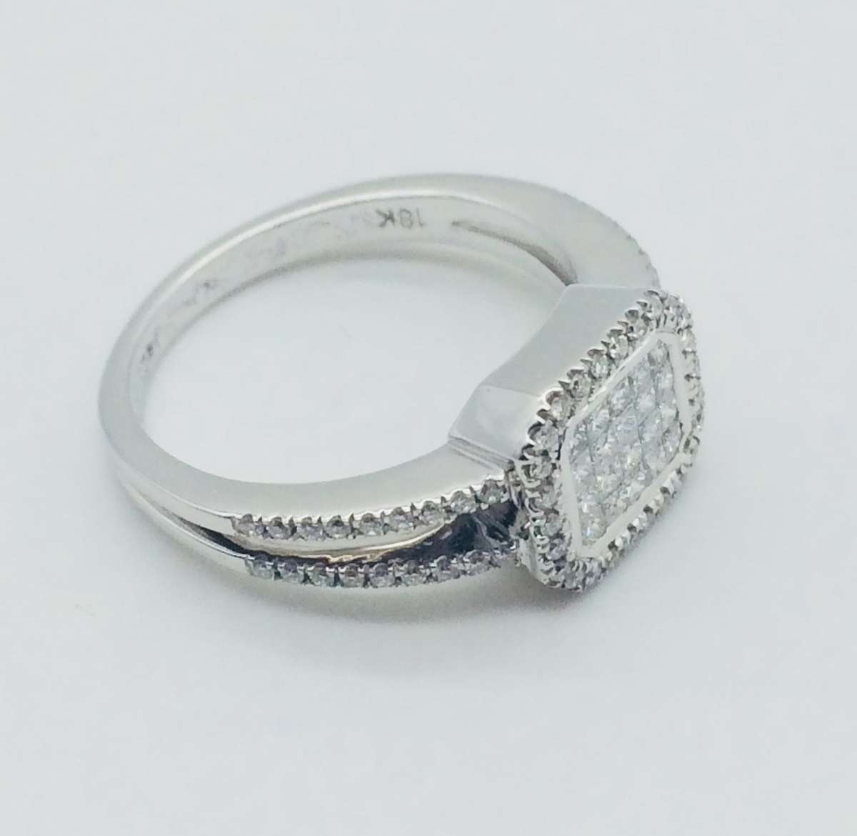 18ct White Gold Diamond Dress Ring (V. R64 290)