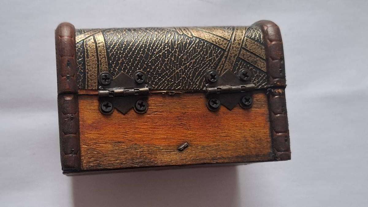 Small plastic box