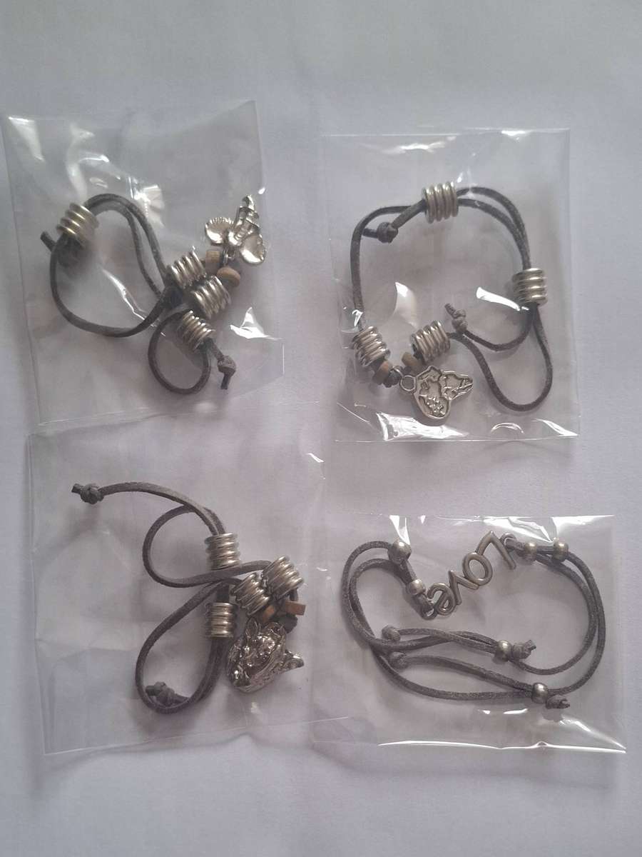 Lot B : Bracelets