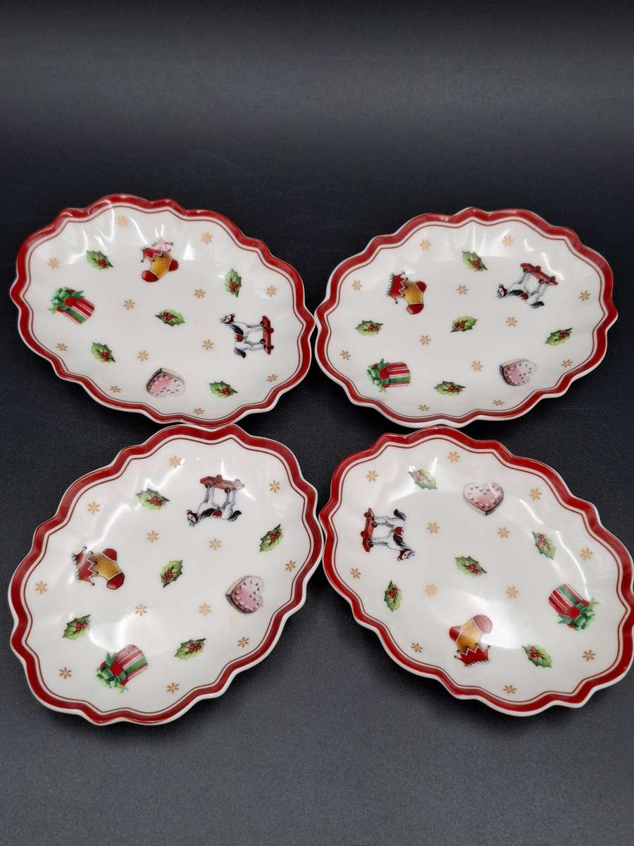 Vintage Villeroy & Boch Scalloped Christmas Themed Biscuit Plates X 4 - Xmas