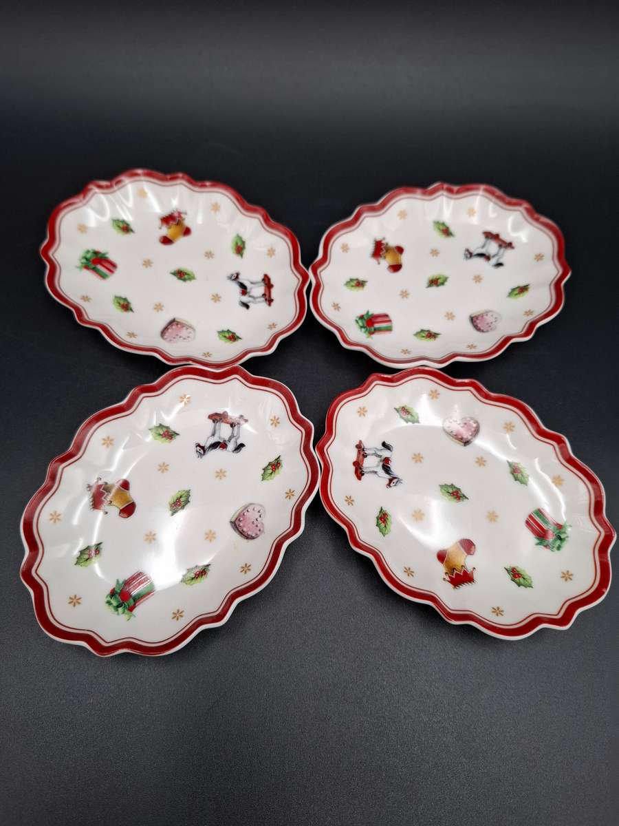 Vintage Villeroy & Boch Scalloped Christmas Themed Biscuit Plates X 4 - Xmas
