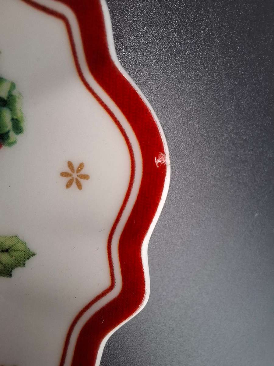 Vintage Villeroy & Boch Scalloped Christmas Themed Biscuit Plates X 4 - Xmas