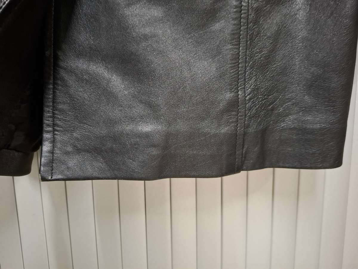 Vintage Genuine Leather Black Jacket - Ladies Size L - beautiful fit
