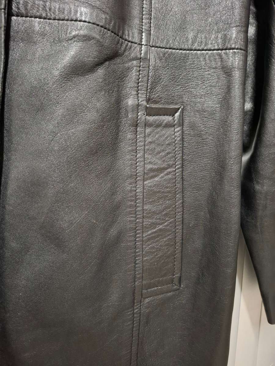 Vintage Genuine Leather Black Jacket - Ladies Size L - beautiful fit