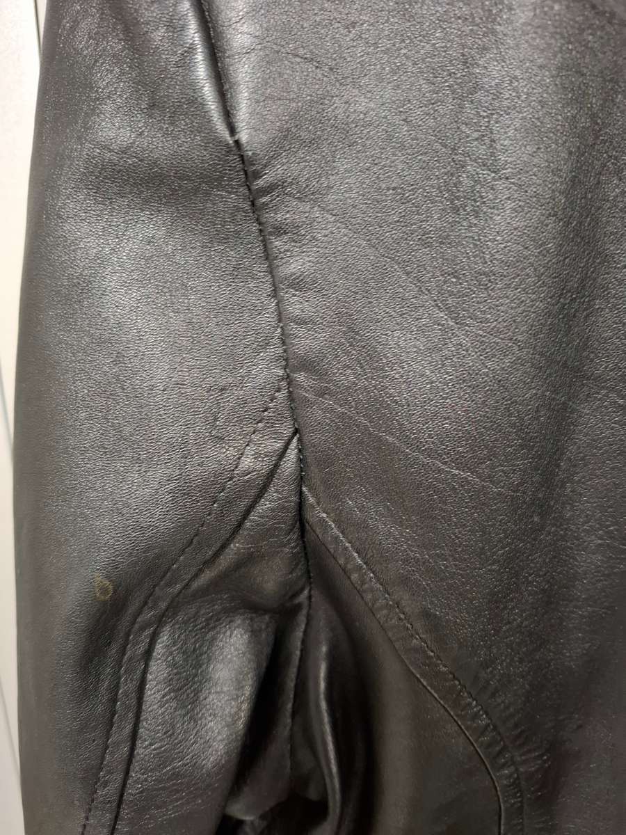 Vintage Genuine Leather Black Jacket - Ladies Size L - beautiful fit