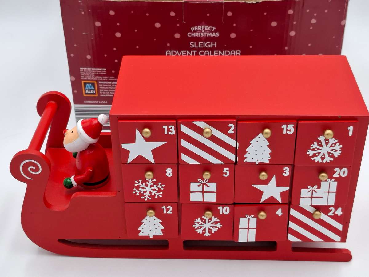 Advent Calendar Wooden Sleigh - A Perfect Christmas in Red -NEW in original packaging