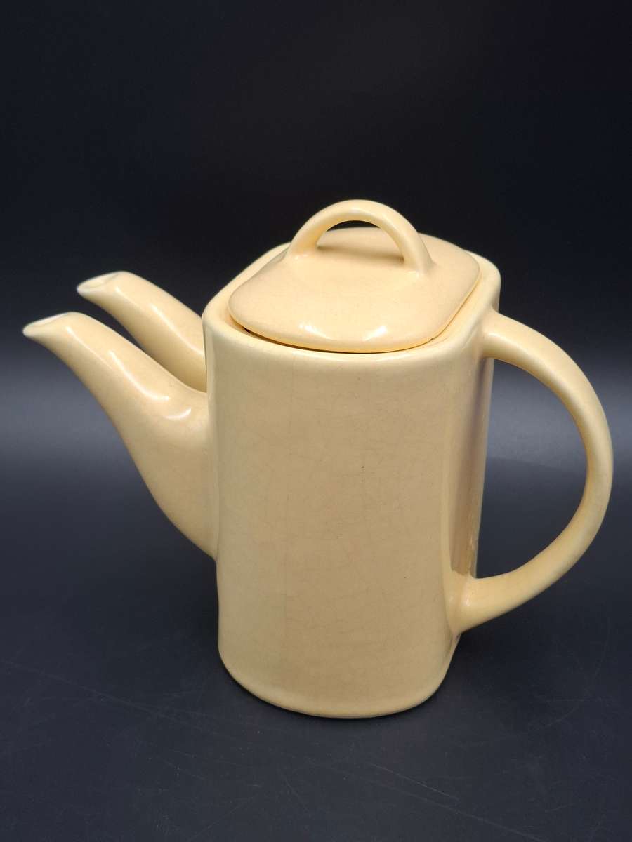 Vintage Taste Setter Teapot in Lemon with Double Spout