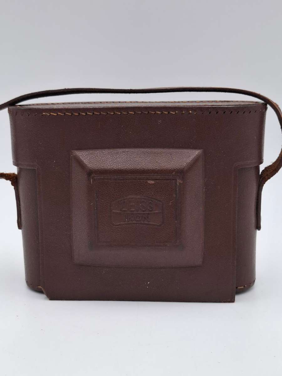 Vintage 1950's Zeiss Ikon Nettar 6x6 Folder Camera in the authentic Leather Case