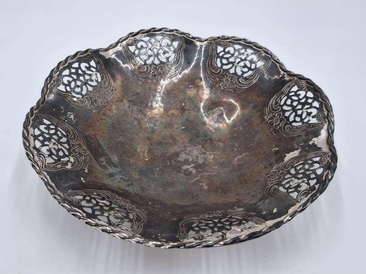 Vintage Filigree SP Bowl  with Round Ball Feet