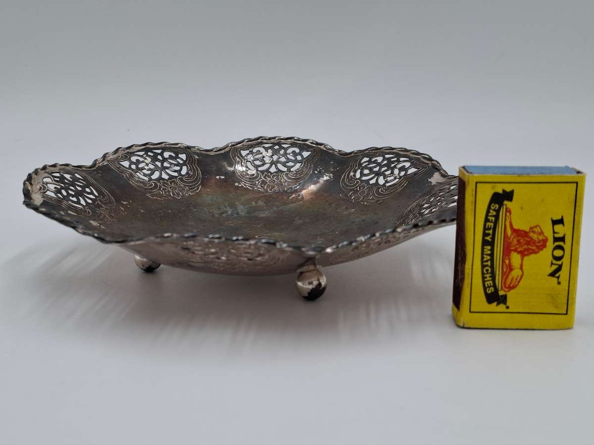 Vintage Filigree SP Bowl  with Round Ball Feet