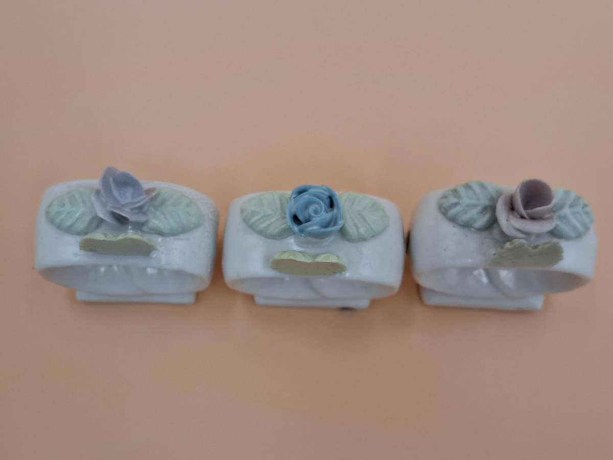 9x Vintage Floral Porcelain Napkin Rings - Floral Design - Blue Pink Yellow