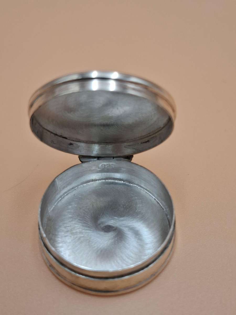Vintage Pure 925 Silver Pill Box with Hinged Lid - 11g - A Keepsake