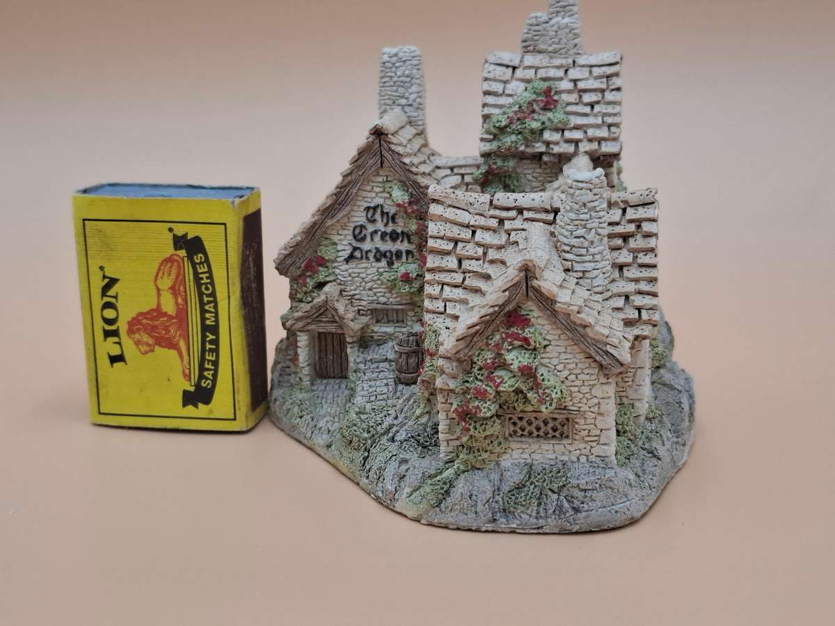 Vintage Miniature "Green Dragon Pub" by David Winter - Made & Hand Painted in UK - A Collectable