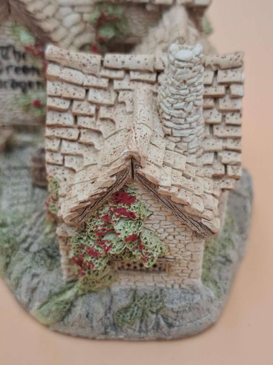 Vintage Miniature "Green Dragon Pub" by David Winter - Made & Hand Painted in UK - A Collectable