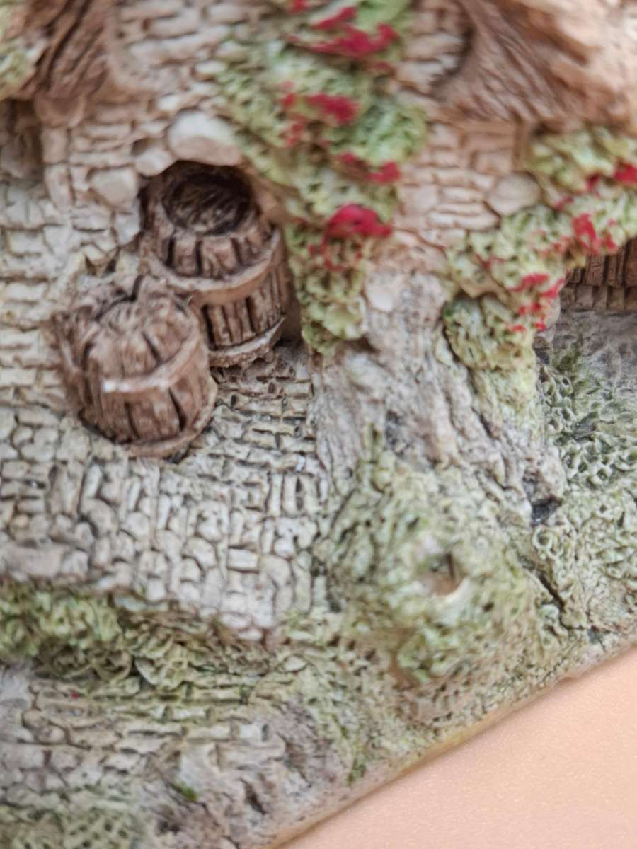 Vintage Miniature "Green Dragon Pub" by David Winter - Made & Hand Painted in UK - A Collectable