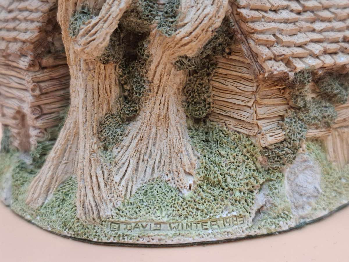 Vintage "The Woodcutters Cottage" by David Winter - Made & Hand painted in UK - A Collectable