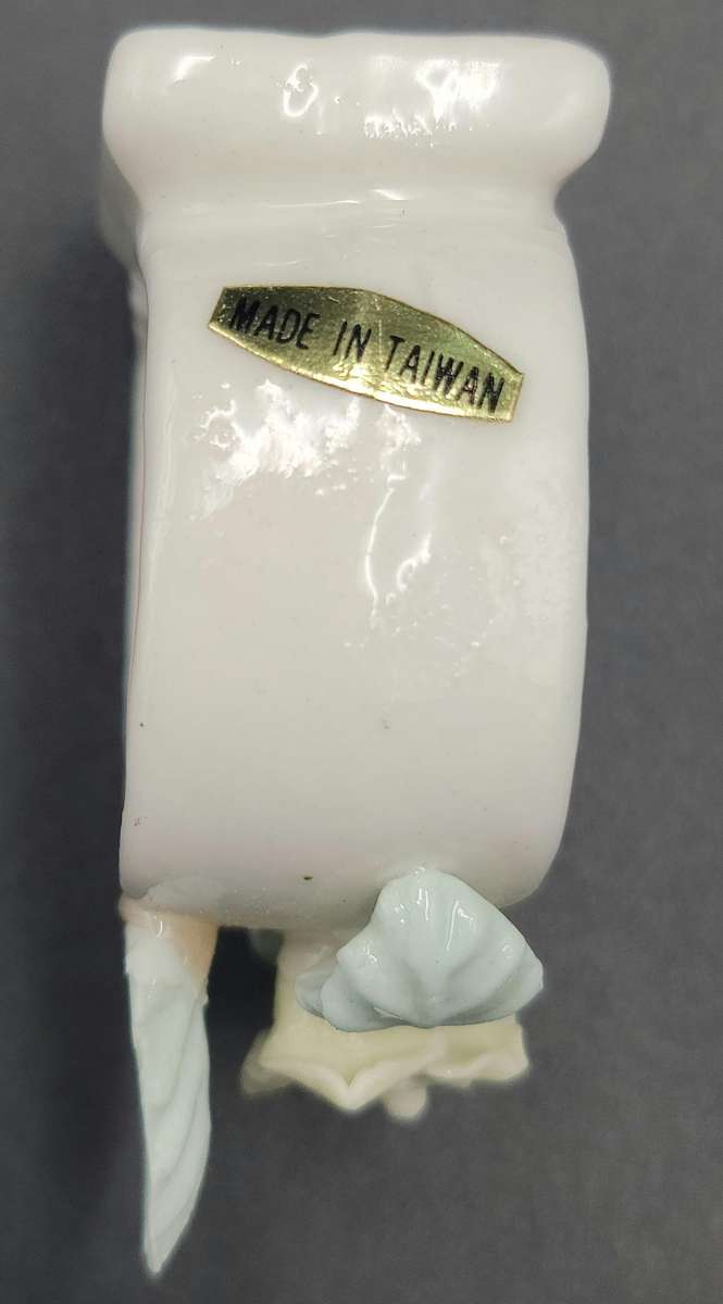 9x Vintage Floral Porcelain Napkin Rings - Floral Design - Blue Pink Yellow