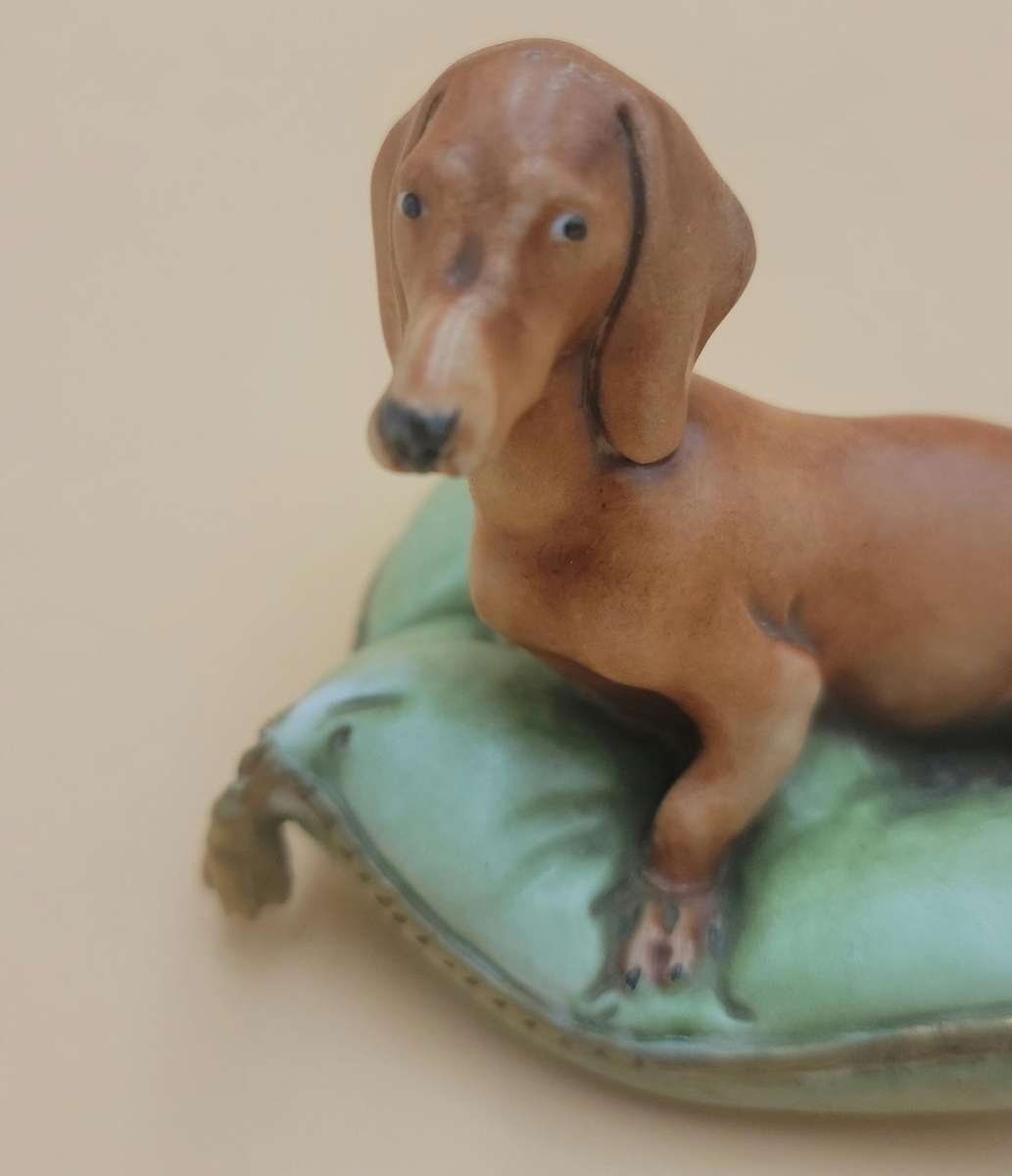 Vintage Capodimonte - Guiseppe Cappe Dachshund on Pillow Figurine - Royal Naples c.1958