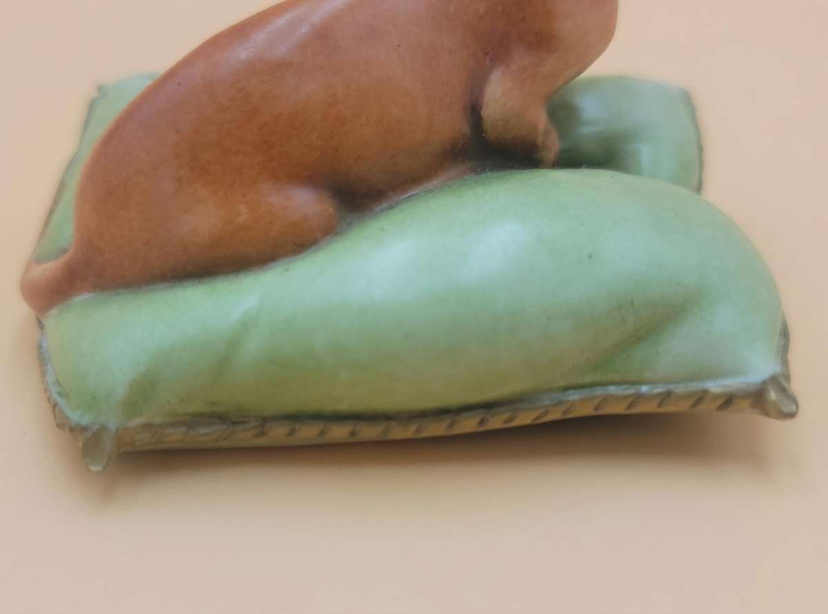 Vintage Capodimonte - Guiseppe Cappe Dachshund on Pillow Figurine - Royal Naples c.1958