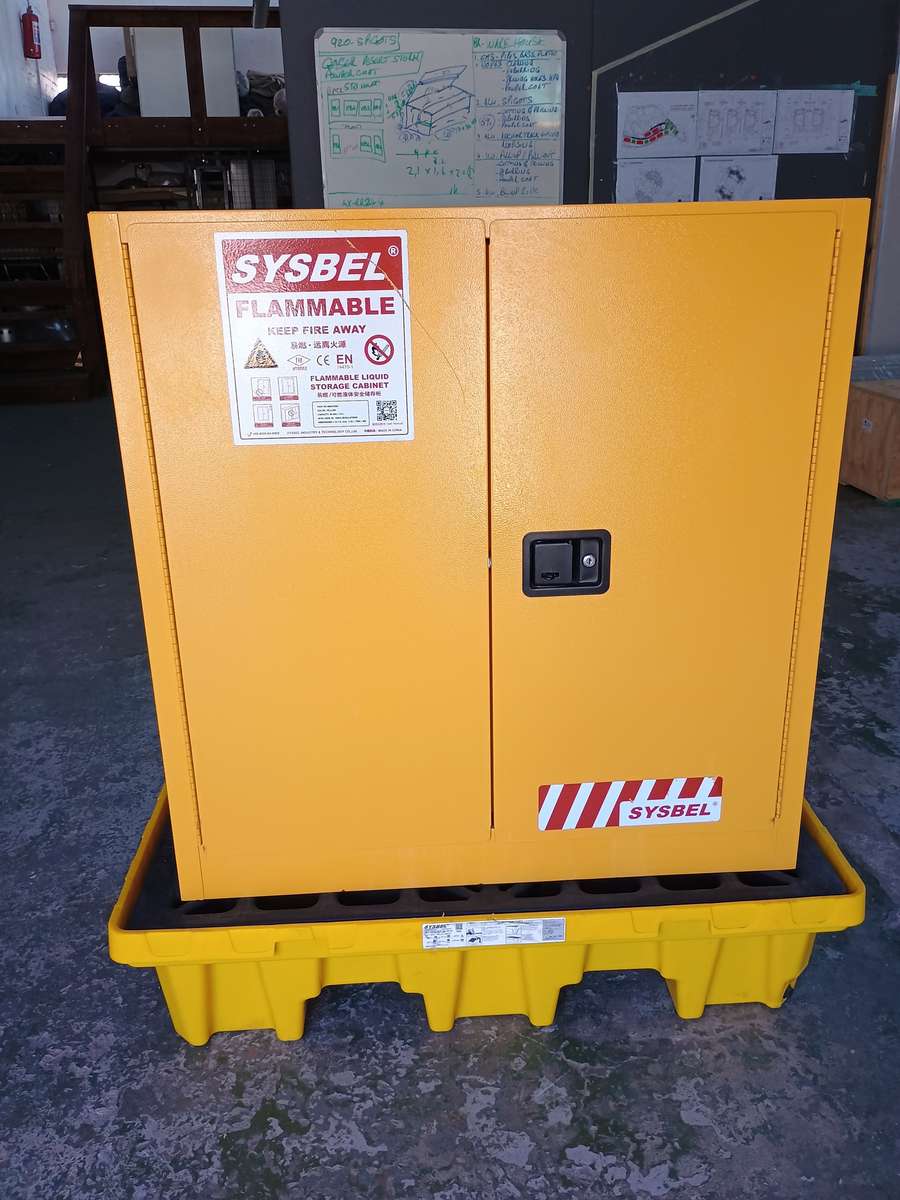 Sysbel Flammables Liquid and Chemicals Storage Cabinet 114Ltr with a Spillage Pallet