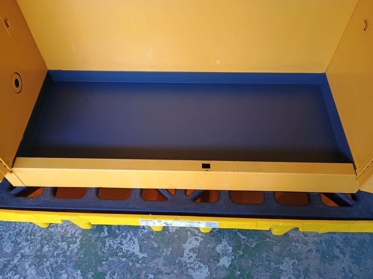 Sysbel Flammables Liquid and Chemicals Storage Cabinet 114Ltr with a Spillage Pallet