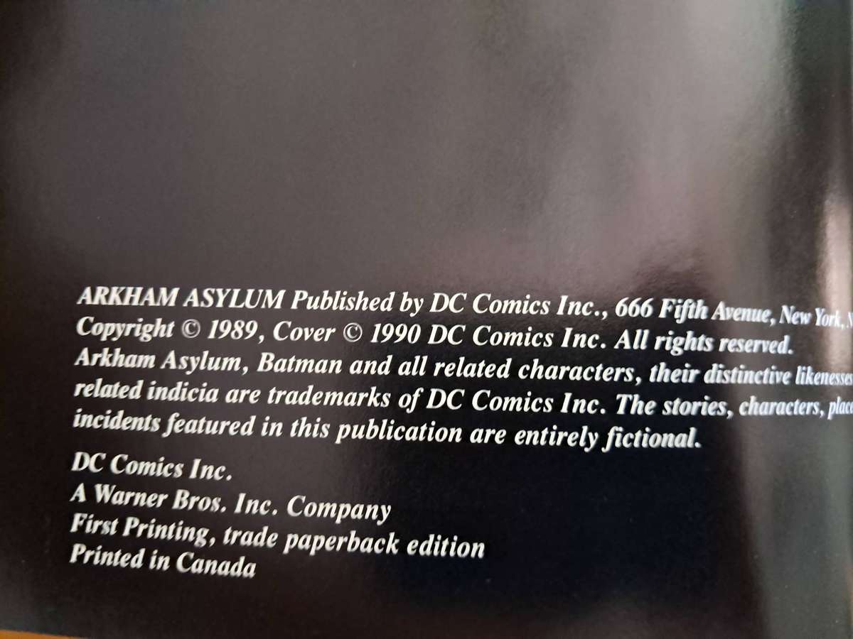 Batman - Arkham Asylum Serious House on Serious Earth by Grant Morrison and Dave McKean