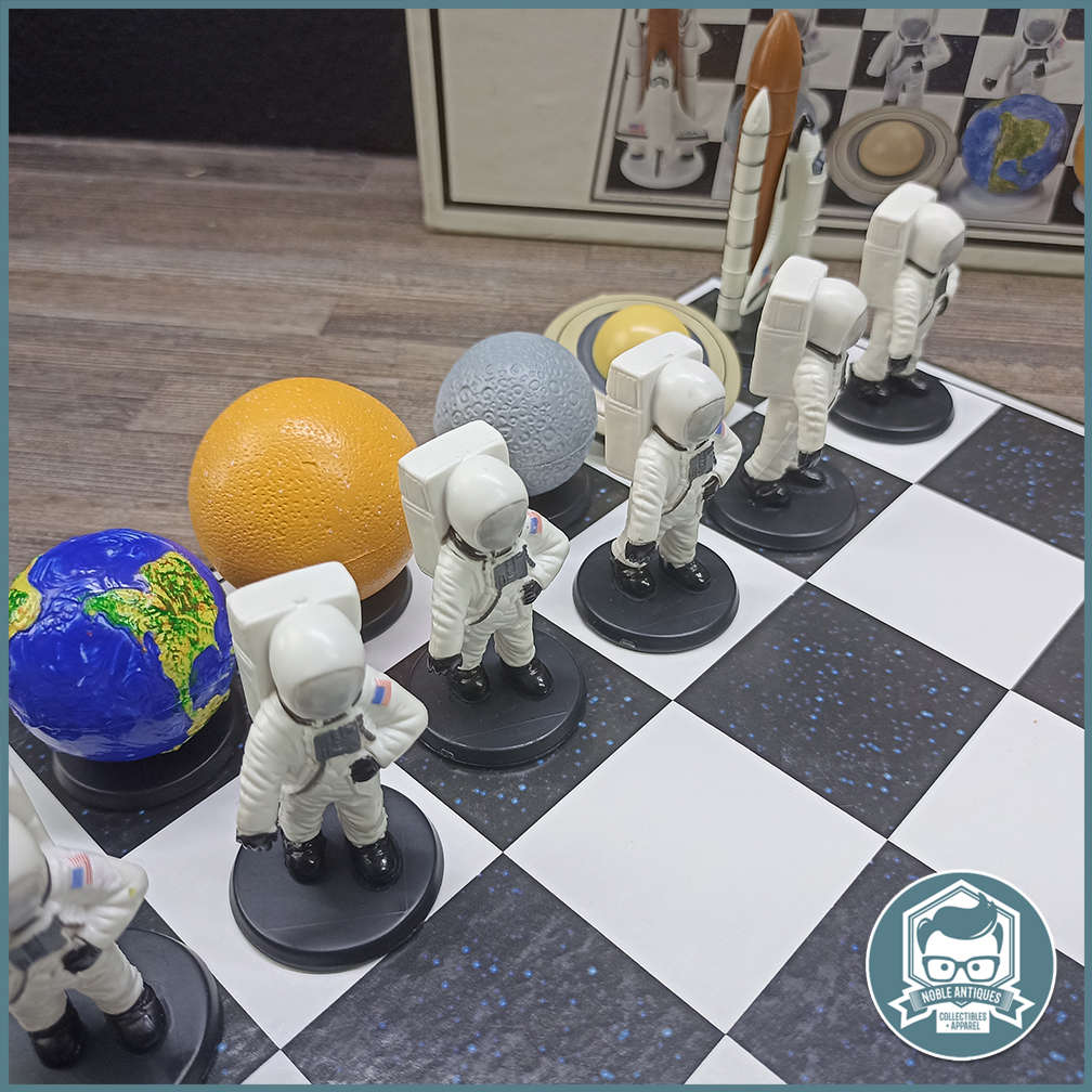 Original Boxed Complete Vintage Space Chess Game by Big League Promotions 2002!!!