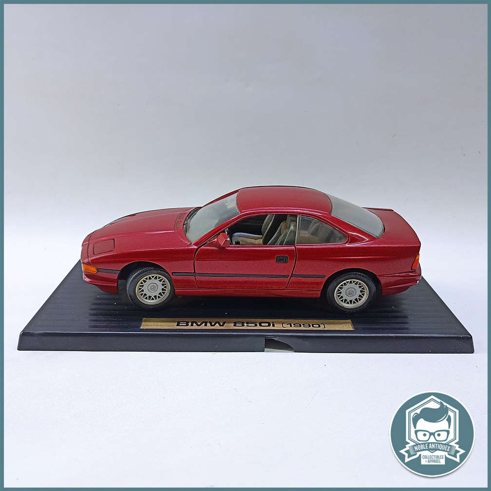 Highly Detailed Scale 1:18 Die Cast Metal 1990 BMW 850i!!!