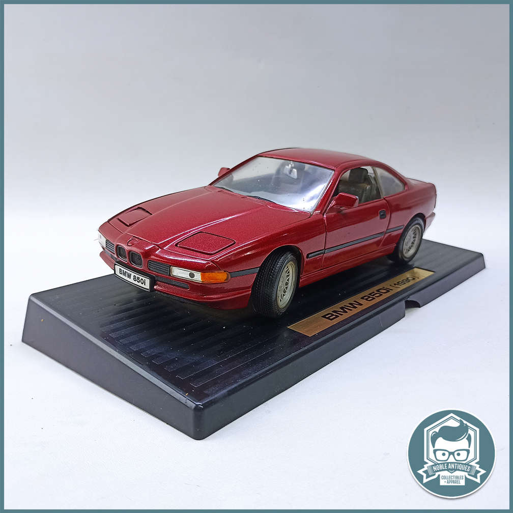 Highly Detailed Scale 1:18 Die Cast Metal 1990 BMW 850i!!!