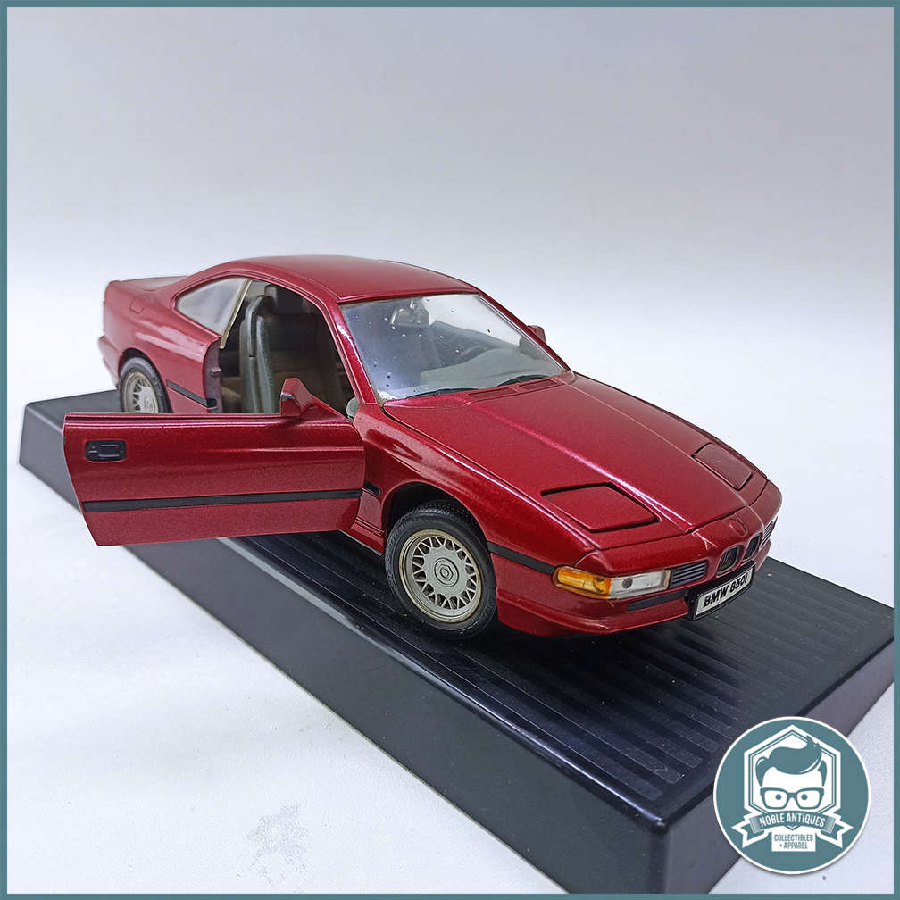 Highly Detailed Scale 1:18 Die Cast Metal 1990 BMW 850i!!!