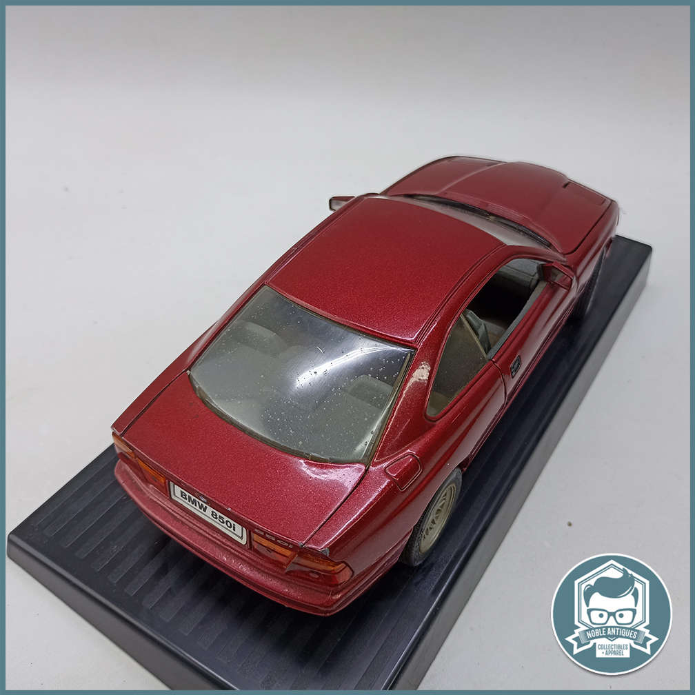 Highly Detailed Scale 1:18 Die Cast Metal 1990 BMW 850i!!!