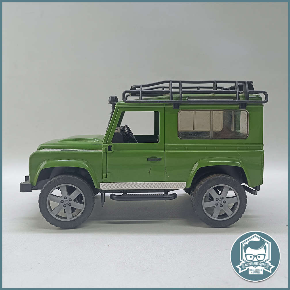 Bruder Land Rover Defender Station Wagon!!