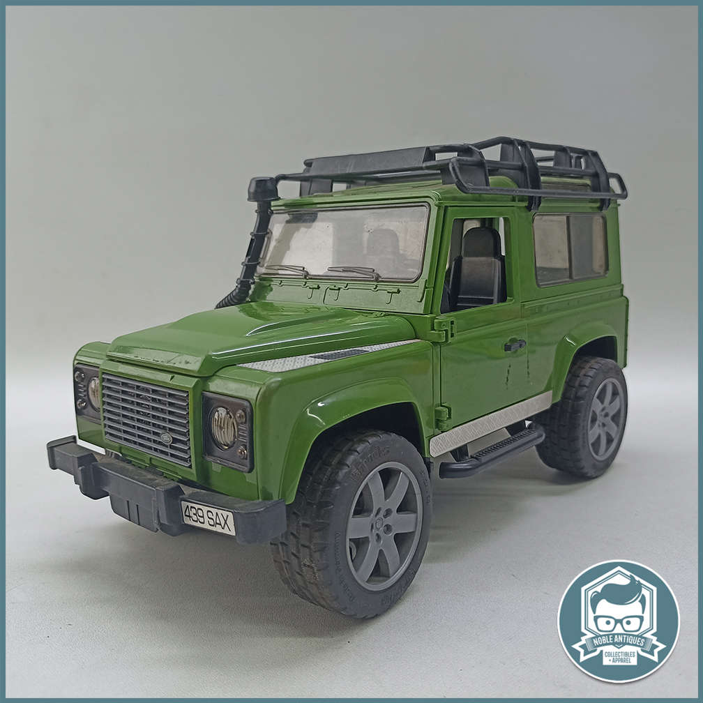 Bruder Land Rover Defender Station Wagon!!