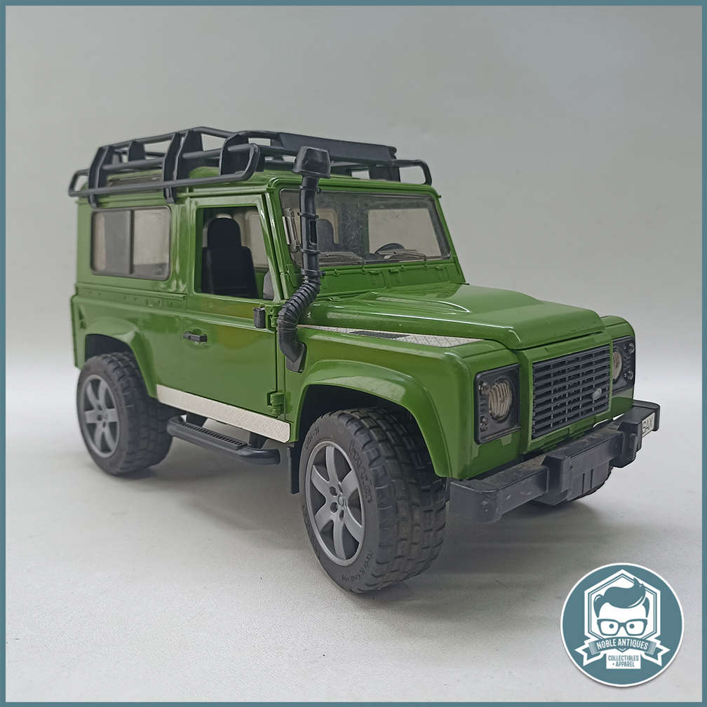 Bruder Land Rover Defender Station Wagon!!