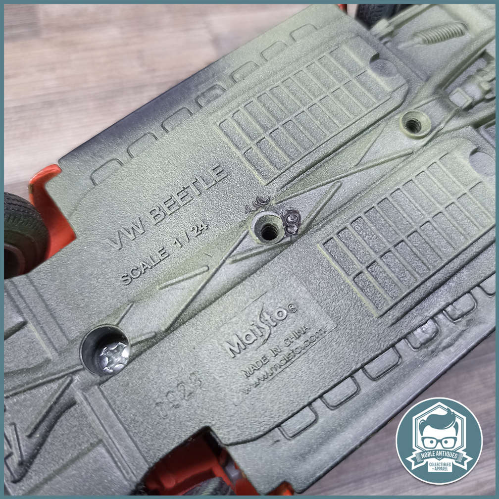 Maisto 1:24 Old Friends Volkswagen Beetle Model