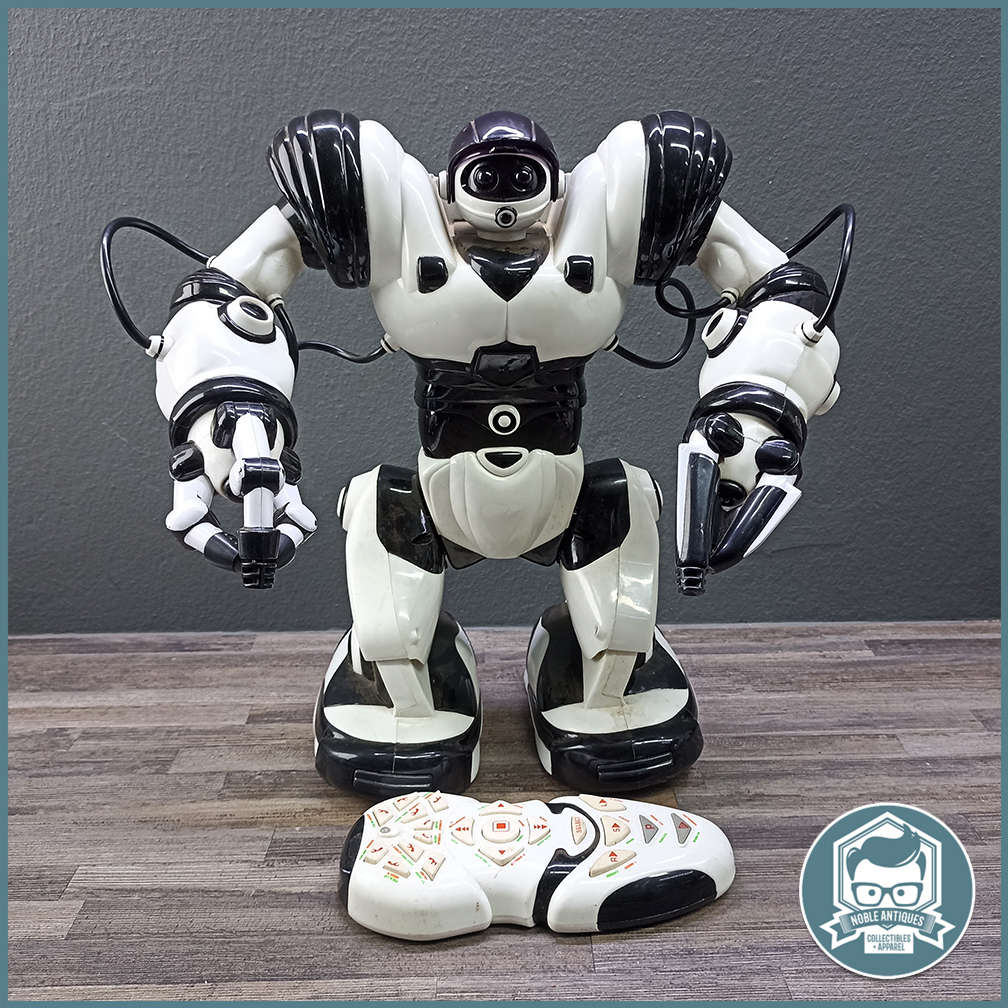 Large Working WowWee Robosapien Humanoid Black & White Robot 2004