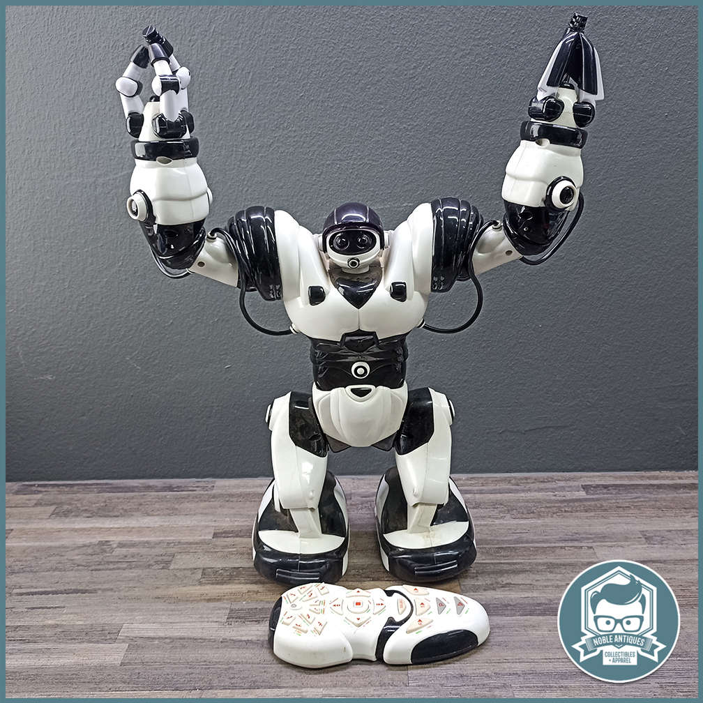 Large Working WowWee Robosapien Humanoid Black & White Robot 2004