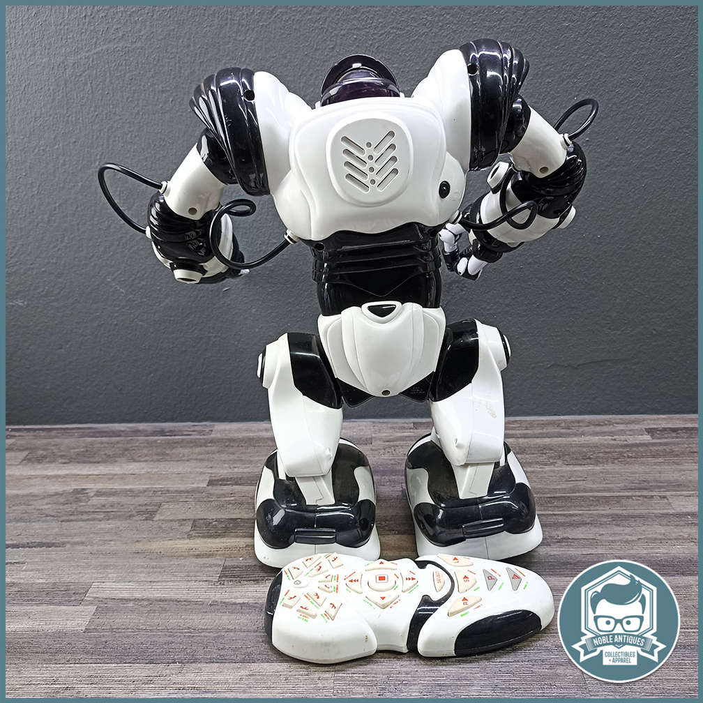 Large Working WowWee Robosapien Humanoid Black & White Robot 2004