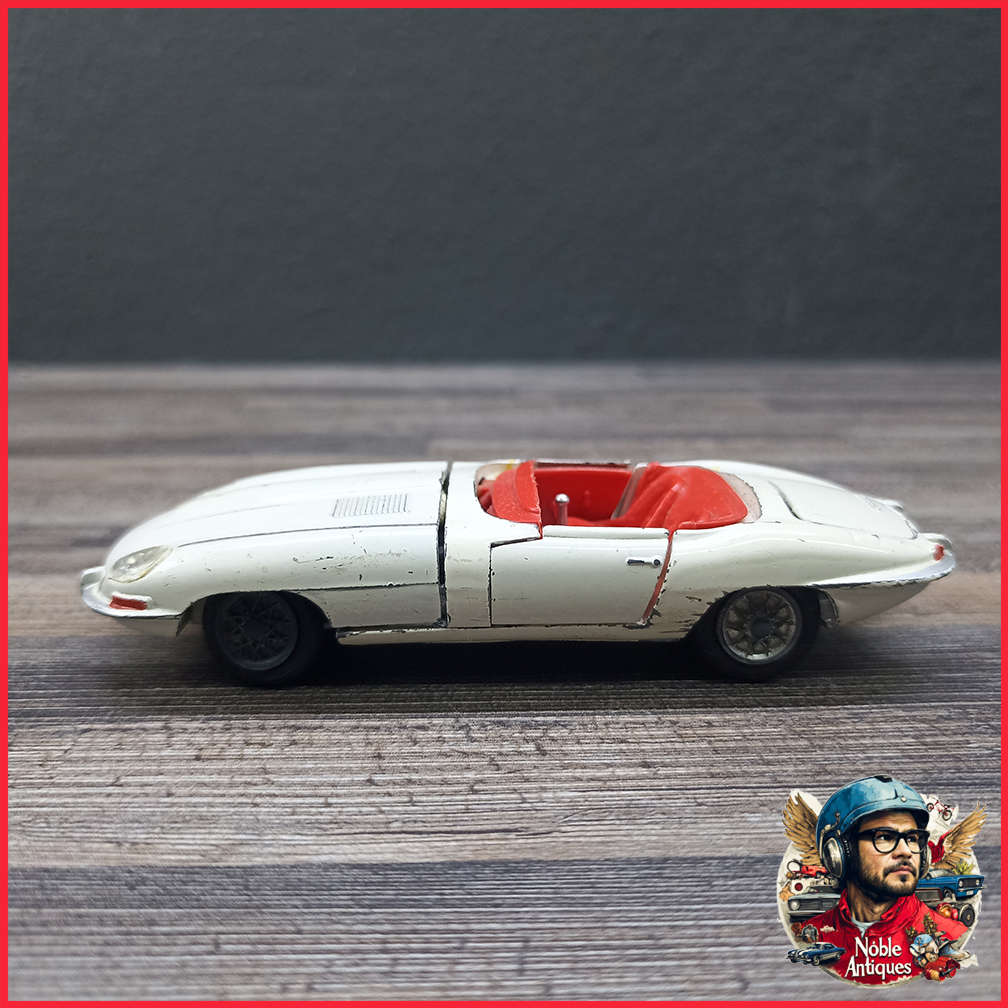 Tekno 927 Jaguar Type E cabriolet