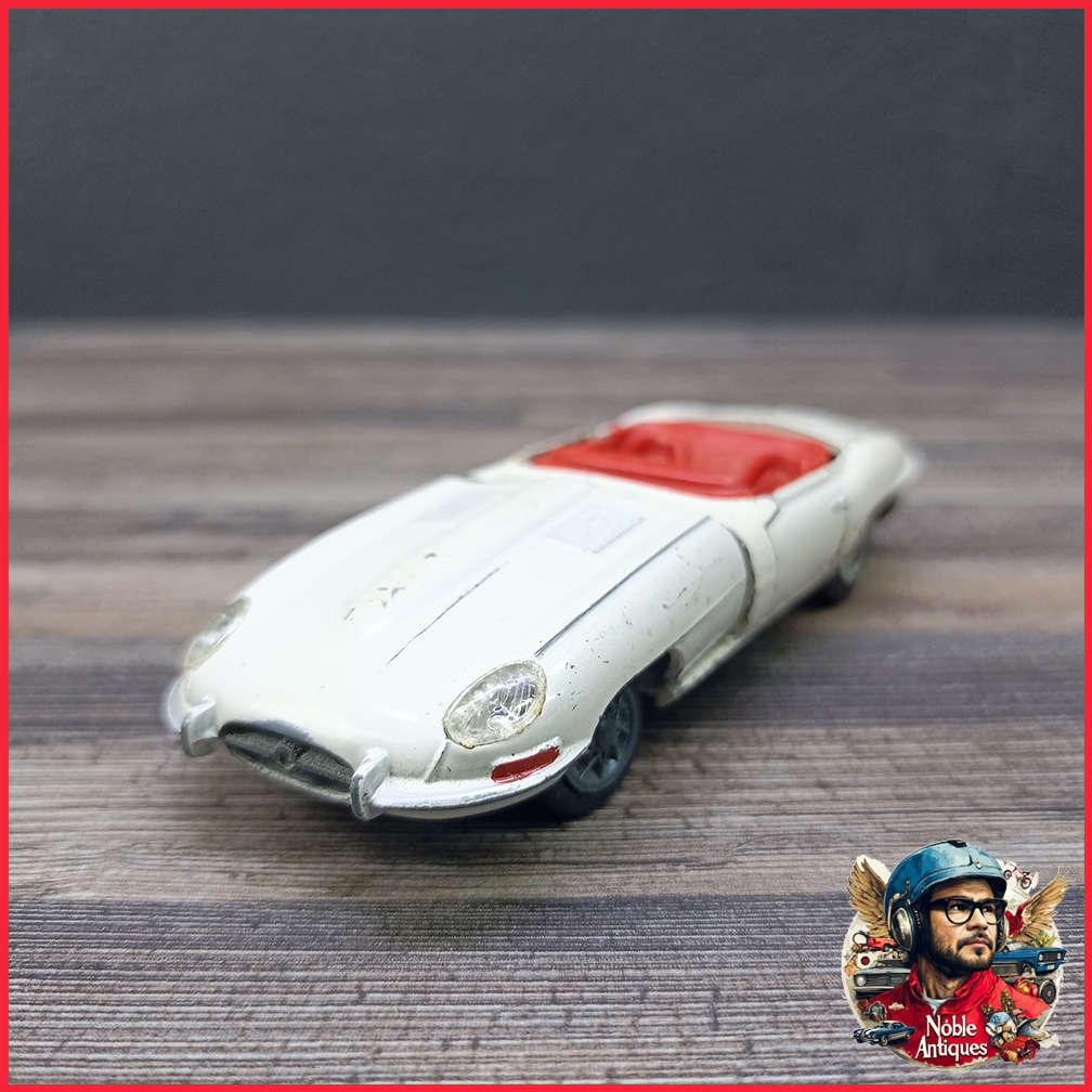 Tekno 927 Jaguar Type E cabriolet