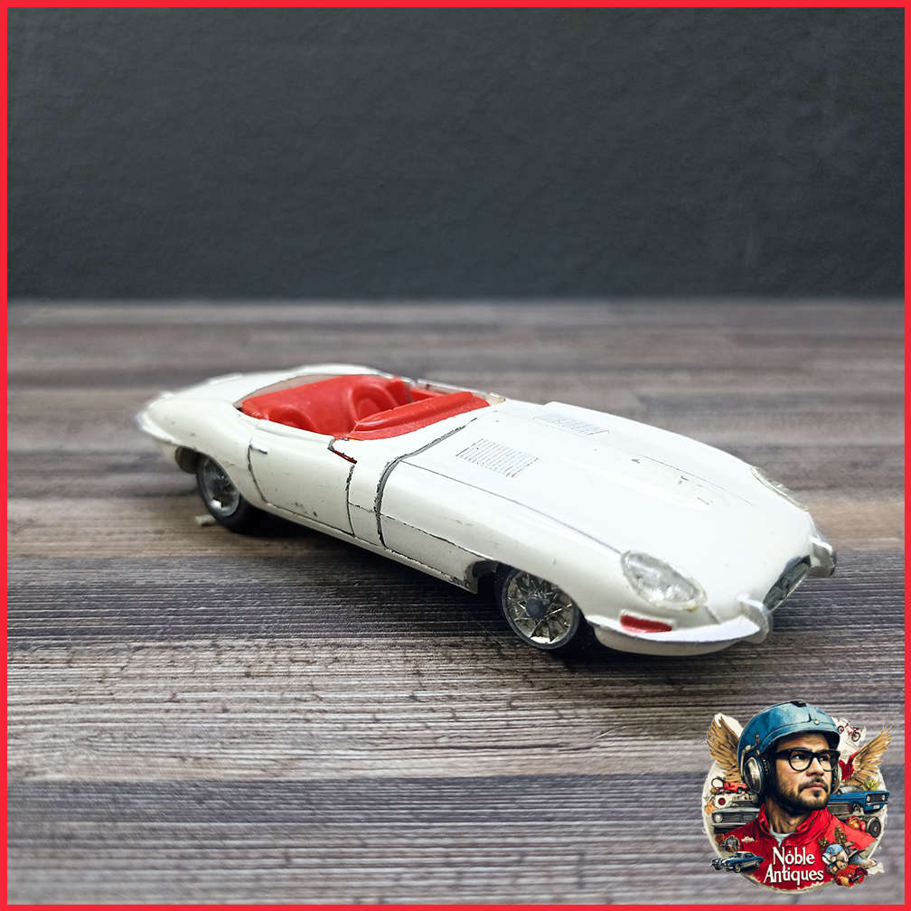 Tekno 927 Jaguar Type E cabriolet