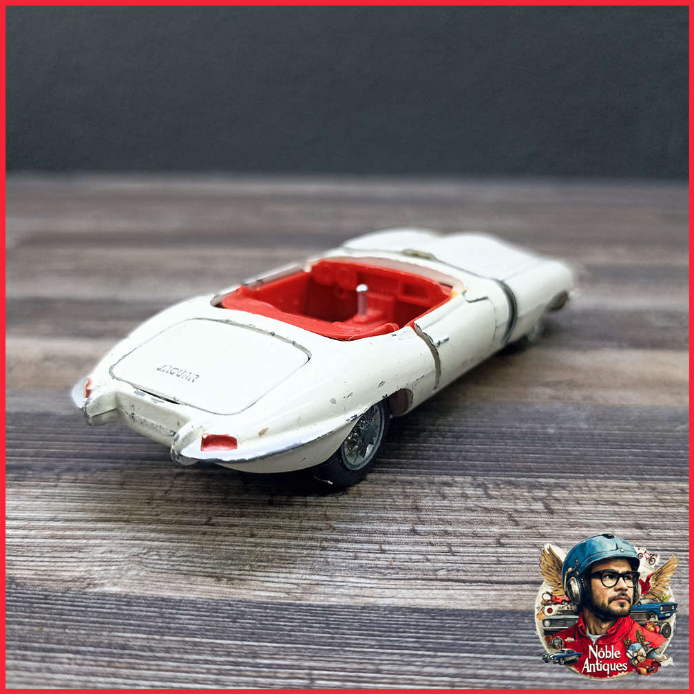 Tekno 927 Jaguar Type E cabriolet