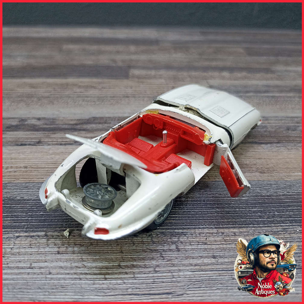 Tekno 927 Jaguar Type E cabriolet