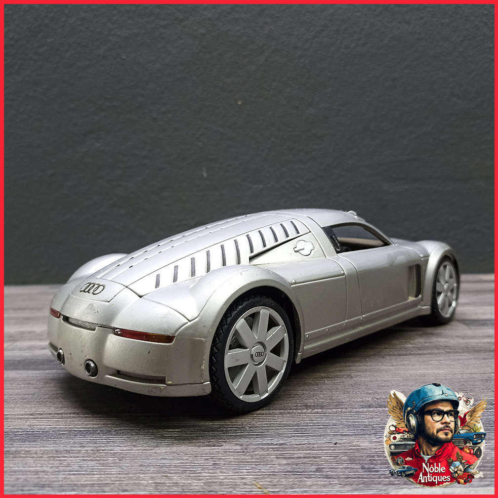 Maisto Die Cast 1:18 Audi Supersportwagen Rosemeyer Silver
