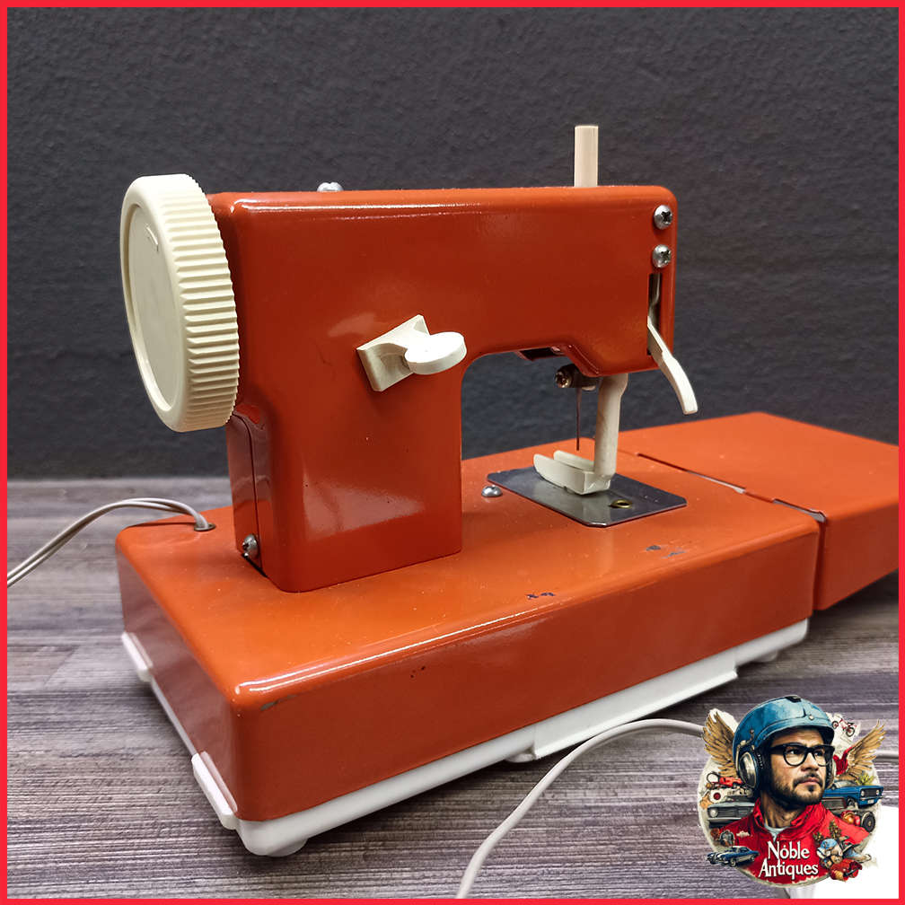 Vintage 1960s Japanese Tin Toy Sewing Machine