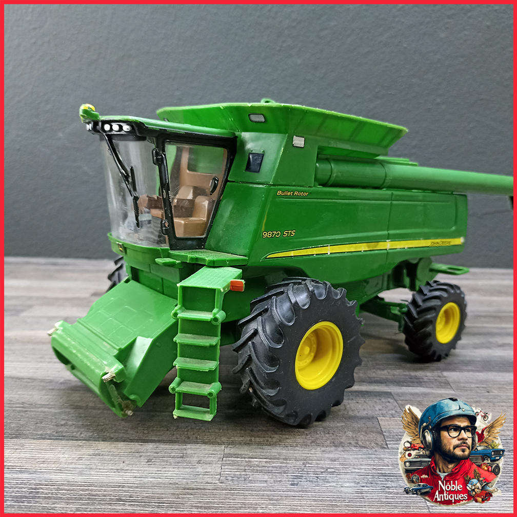 Die Cast Metal 1/32 scale John Deere Combine Series 2 Precision