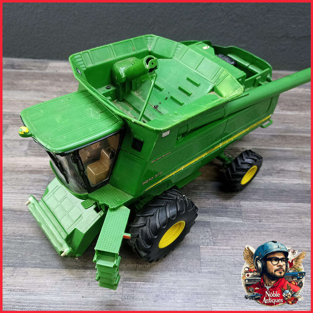 Die Cast Metal 1/32 scale John Deere Combine Series 2 Precision