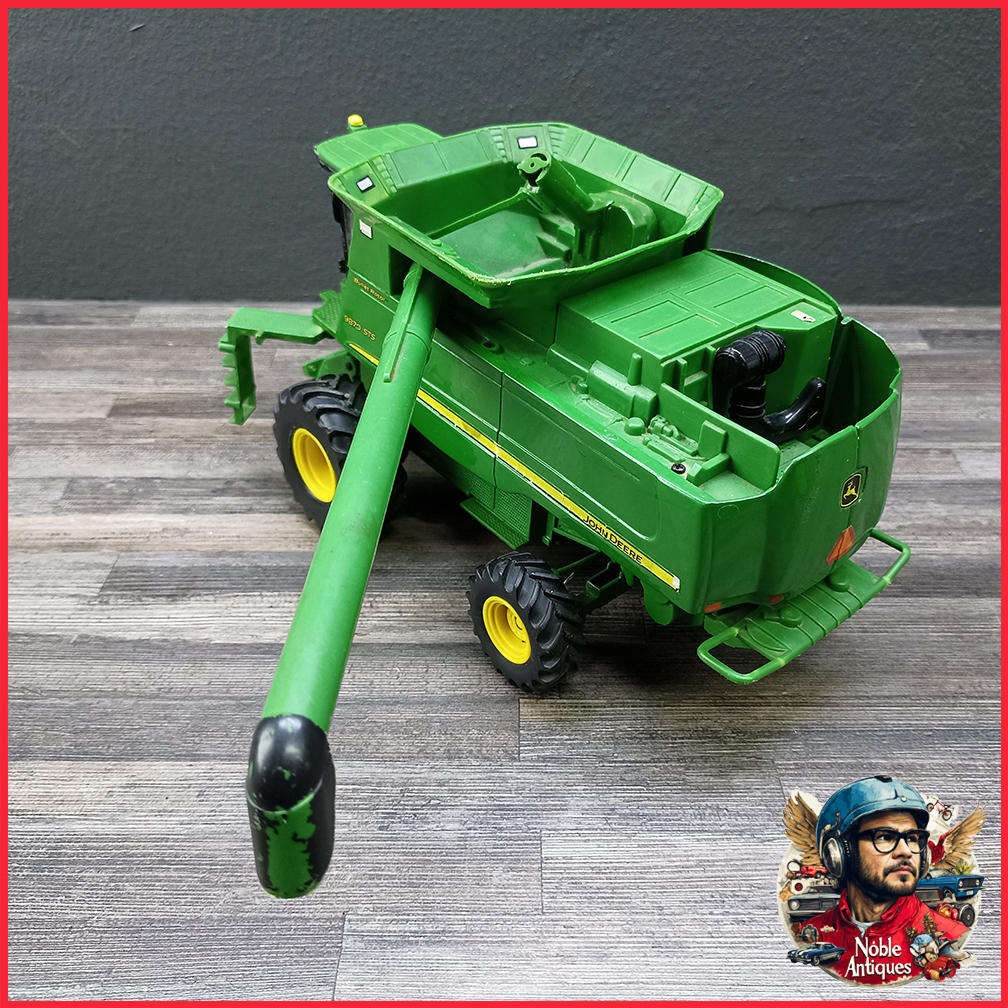 Die Cast Metal 1/32 scale John Deere Combine Series 2 Precision